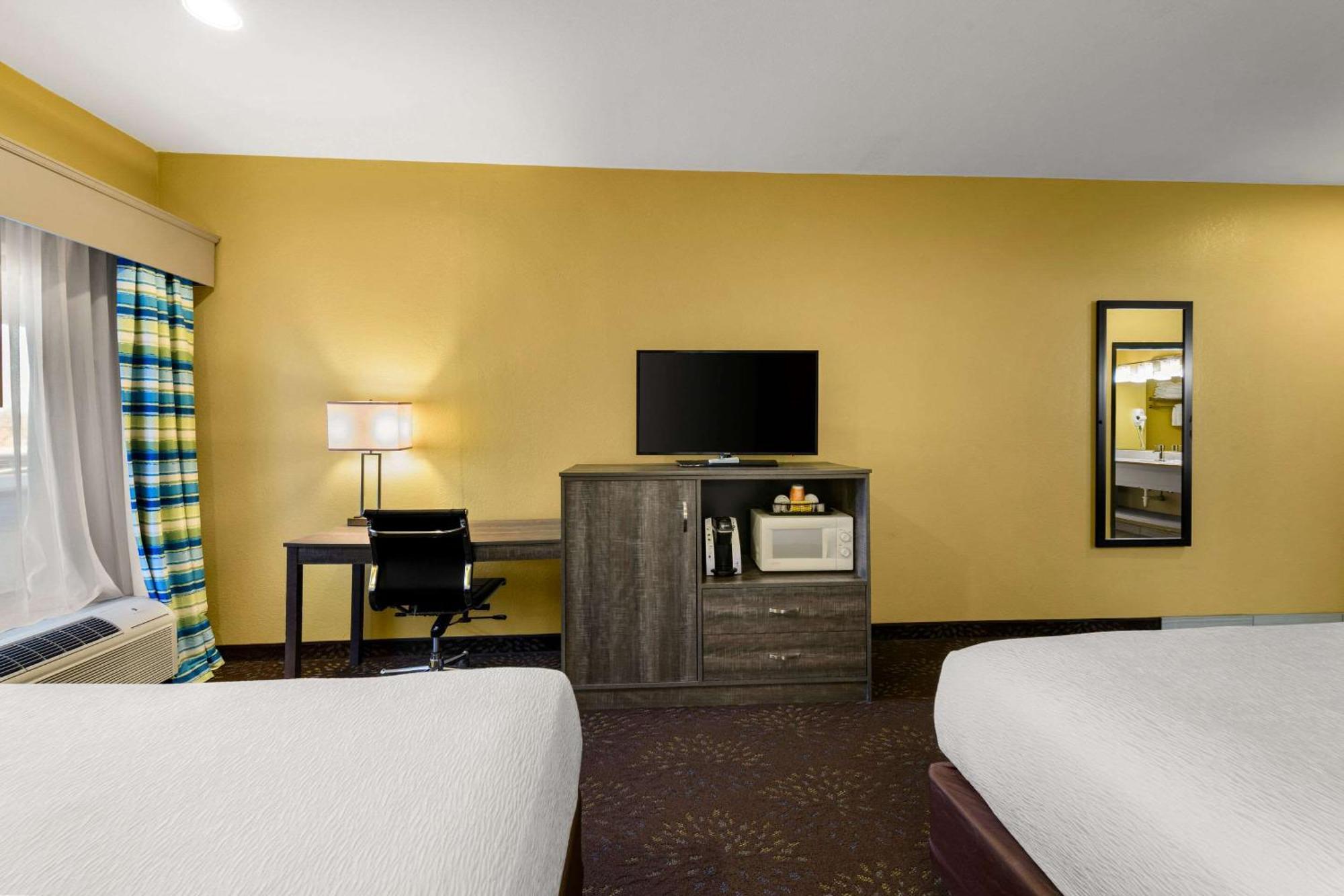 Quality Inn Warrensburg Bagian luar foto